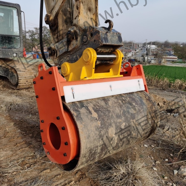 HENBO 挖機振動鋼輪